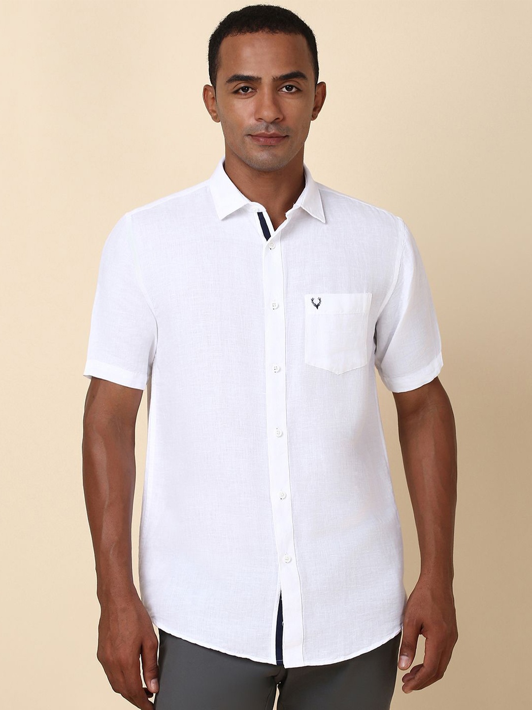 

Allen Solly Men Slim Fit Solid Spread Collar Casual Shirt, White