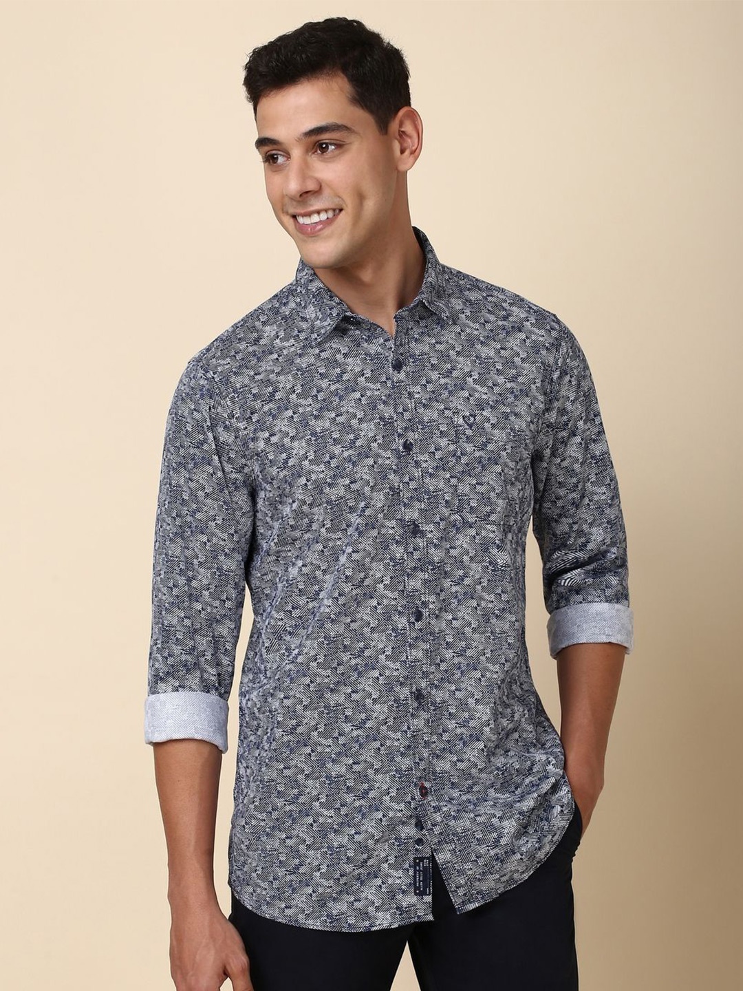 

Allen Solly Men Abstract Printed Spread Collar Casual Pure Cotton Shirt, Navy blue