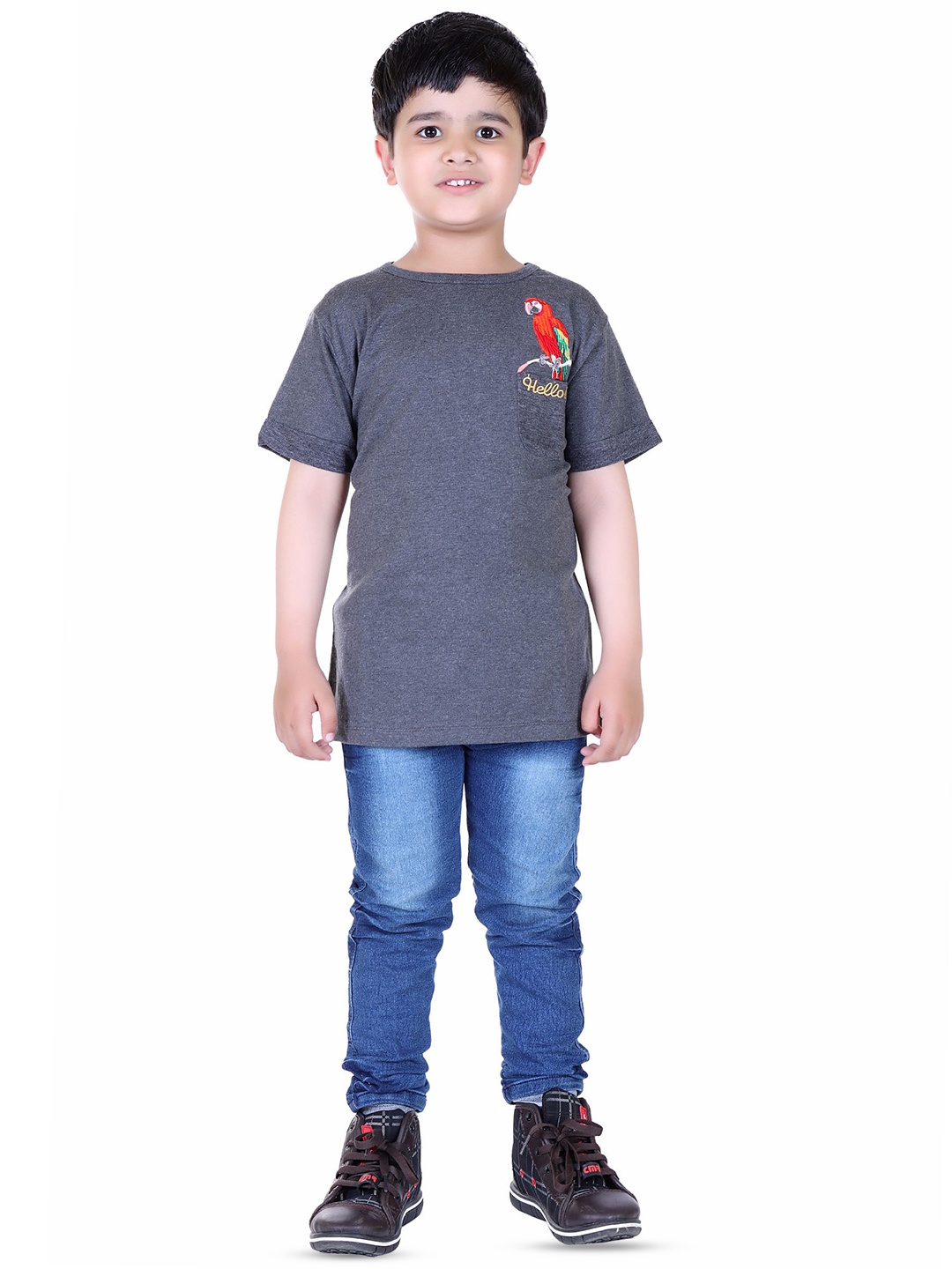 

Yellow Apple Boys Solid Embroidered T-shirt, Charcoal
