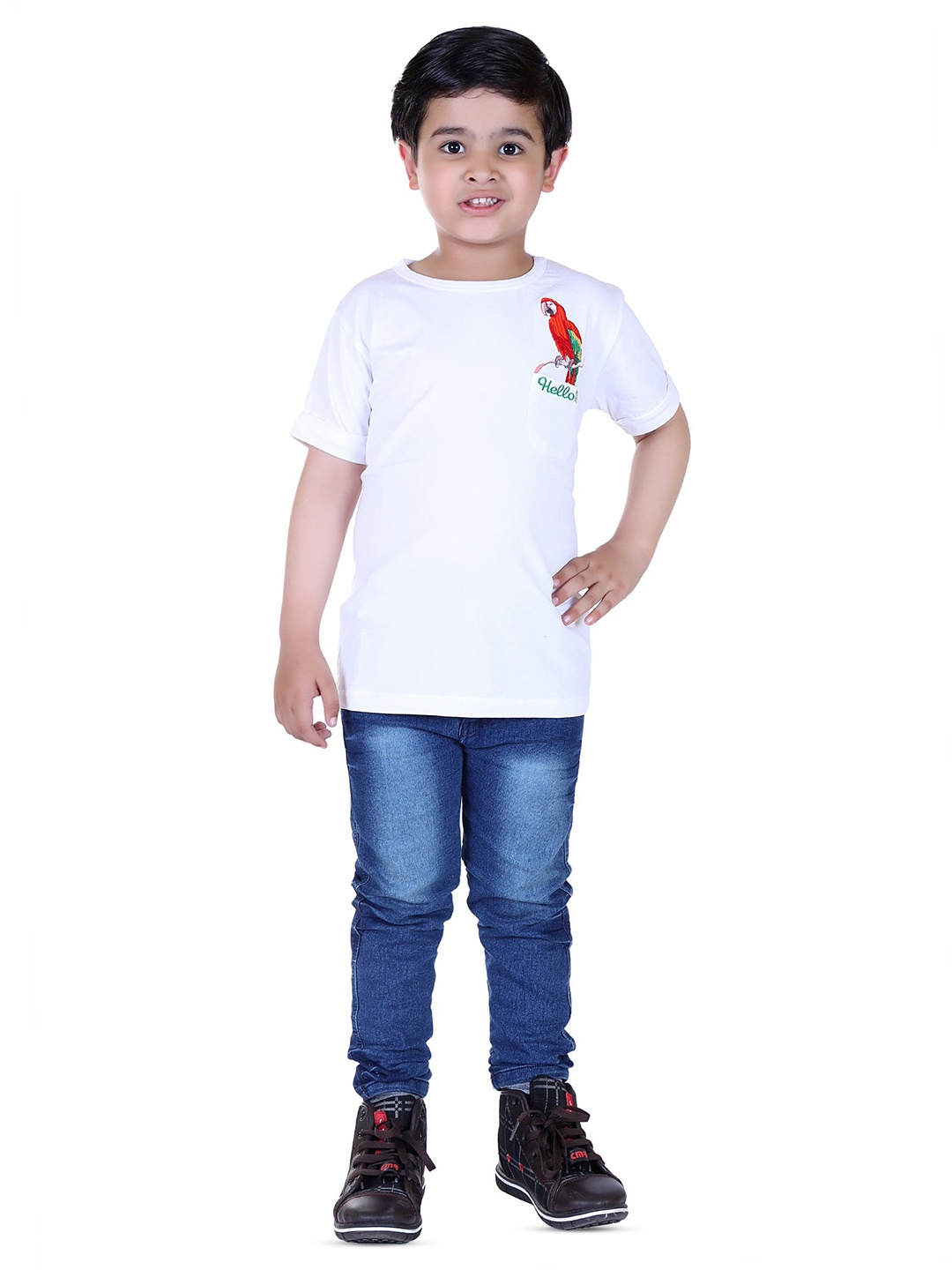 

Yellow Apple Boys Animal Printed Round Neck Pure Cotton T-shirt, White