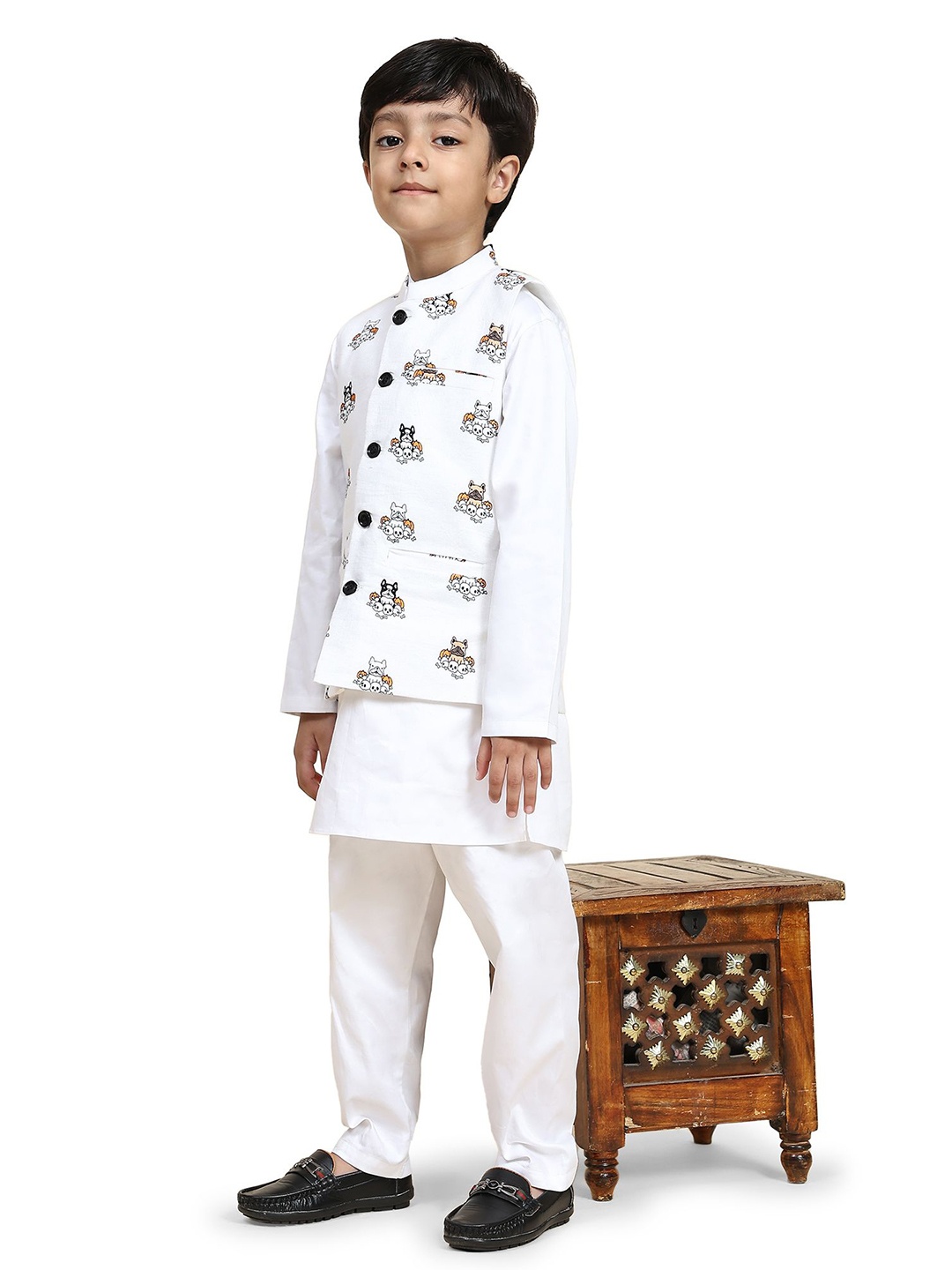 

BAESD Boys Printed Pure Cotton Kurta With Pyjamas & Jacket, White