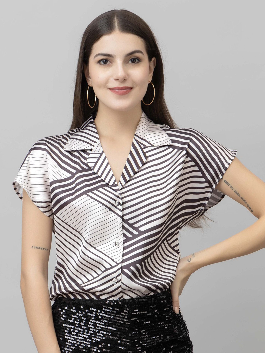 

PURYS Women Striped Cutaway Collar Casual Shirt, White