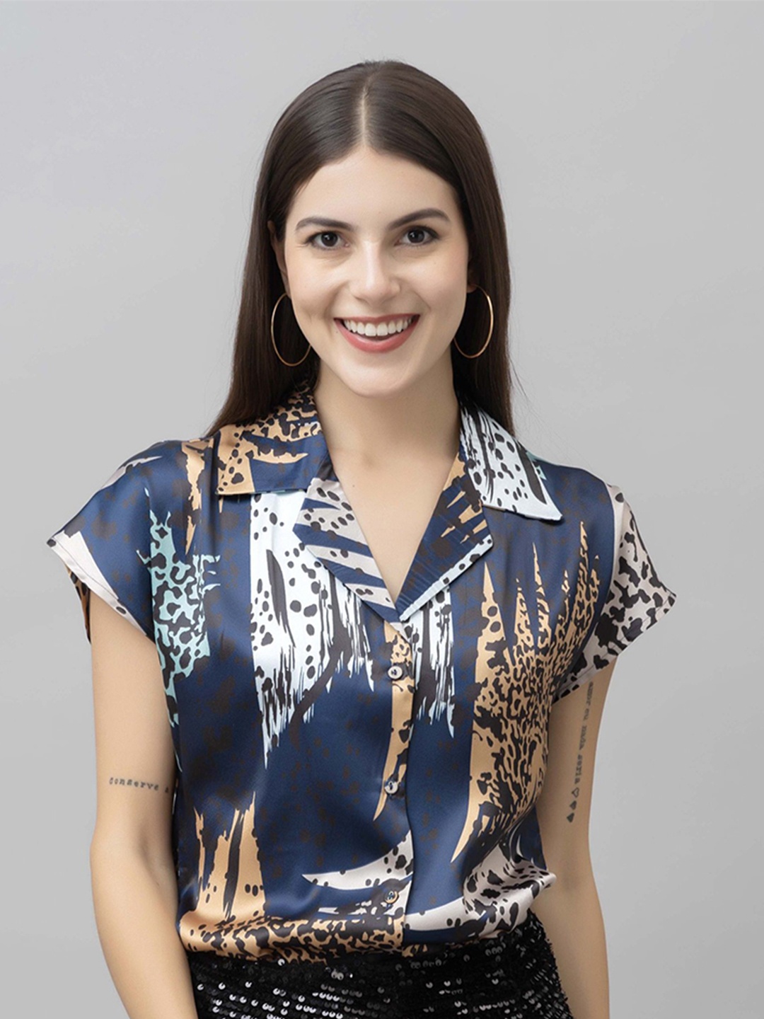 

PURYS Women Abstract Printed Cutaway Collar Casual Shirt, Navy blue