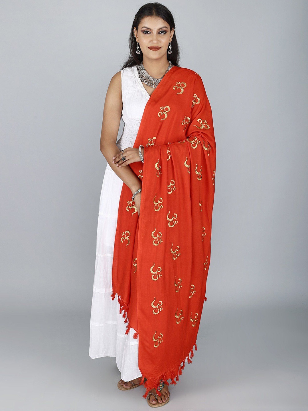 

Exotic India Women Ethnic Motifs Embroidered Shawl, Red