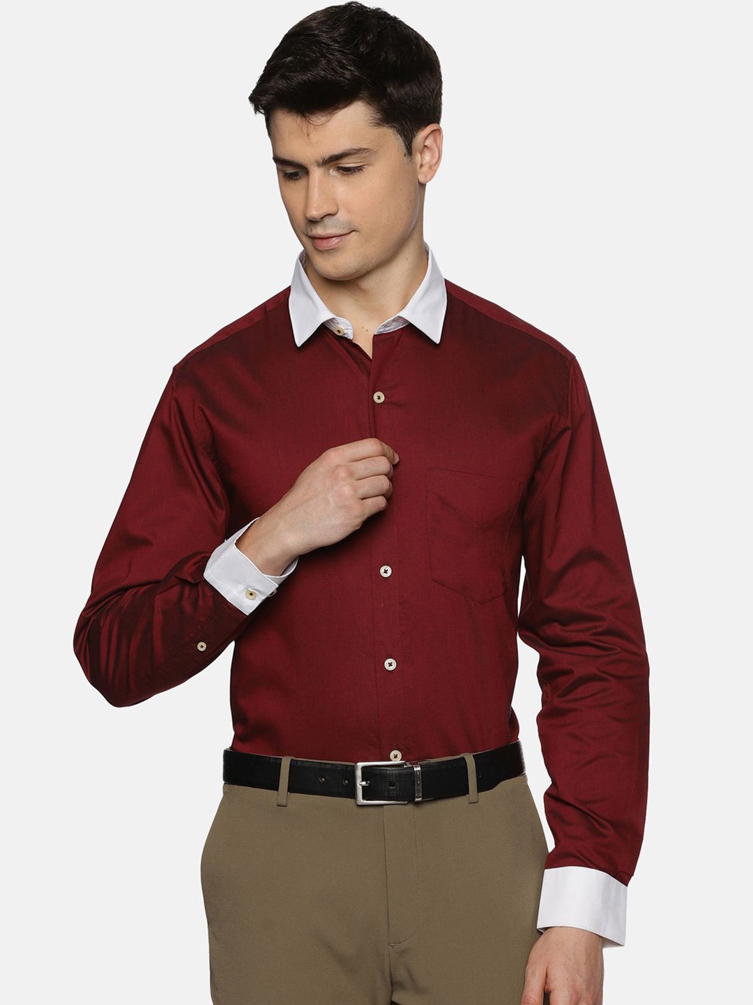 

THE FORMAL CLUB Men Contrast Collar Formal Shirt, Maroon