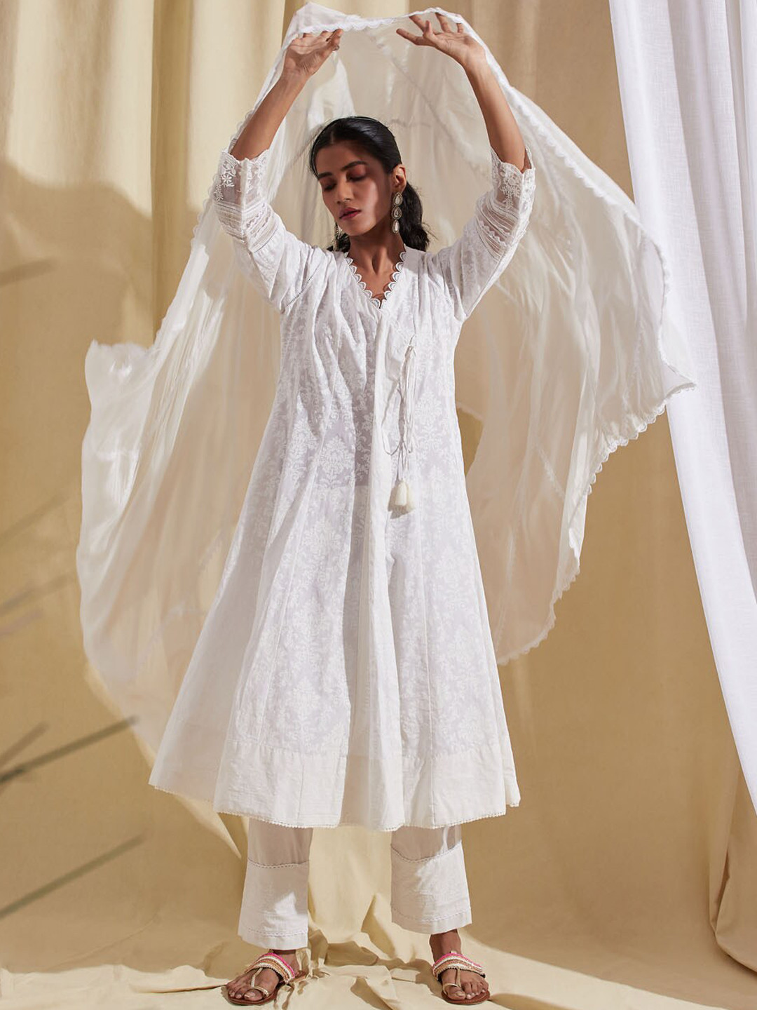 

Meena Bazaar Floral Printed Regular Anarkali Kurta With Trousers & Dupatta, White