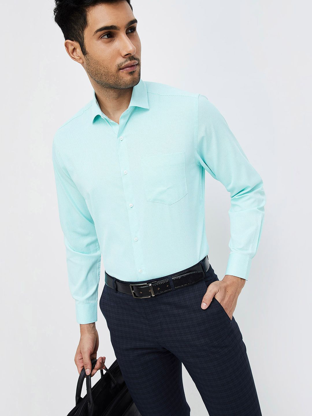 

CODE by Lifestyle Men Spread Collar Solid Casual Shirt, Blue