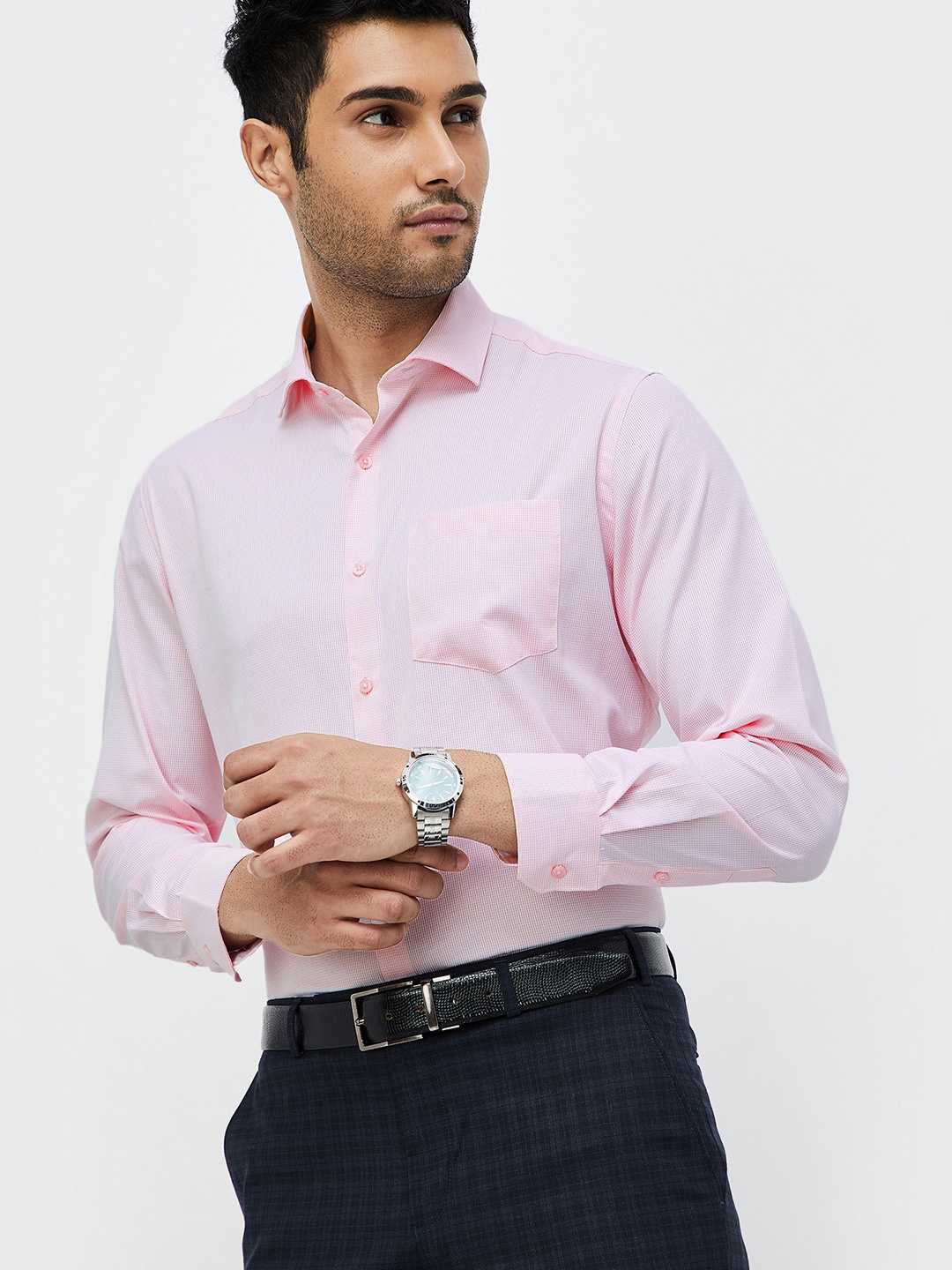 

CODE by Lifestyle Men Solid Spread Collar Casual Shirt, Pink