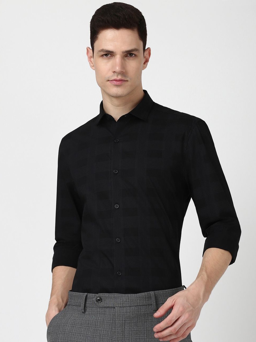 

Peter England Men Tartan Checks Spread Collar Roll-Up Sleeves Casual Shirt, Black