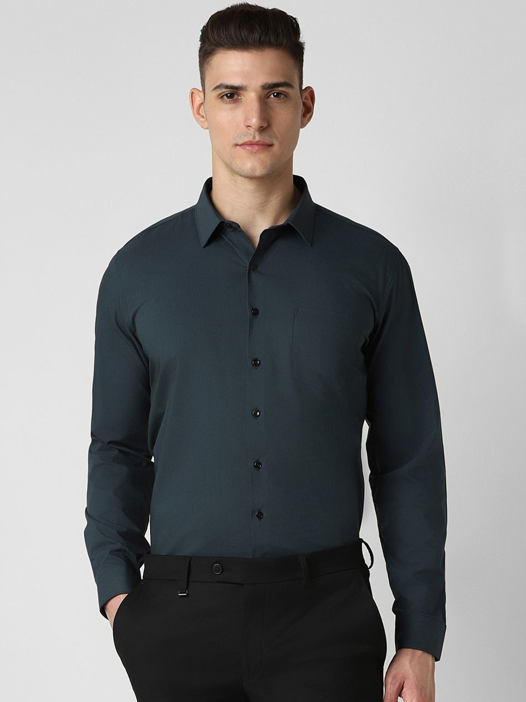 

Van Heusen Men Solid Spread Collar Formal Shirt, Green