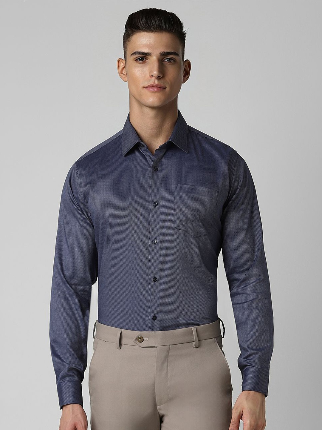 

Van Heusen Men Slim Fit Textured Spread Collar Party Shirt, Navy blue