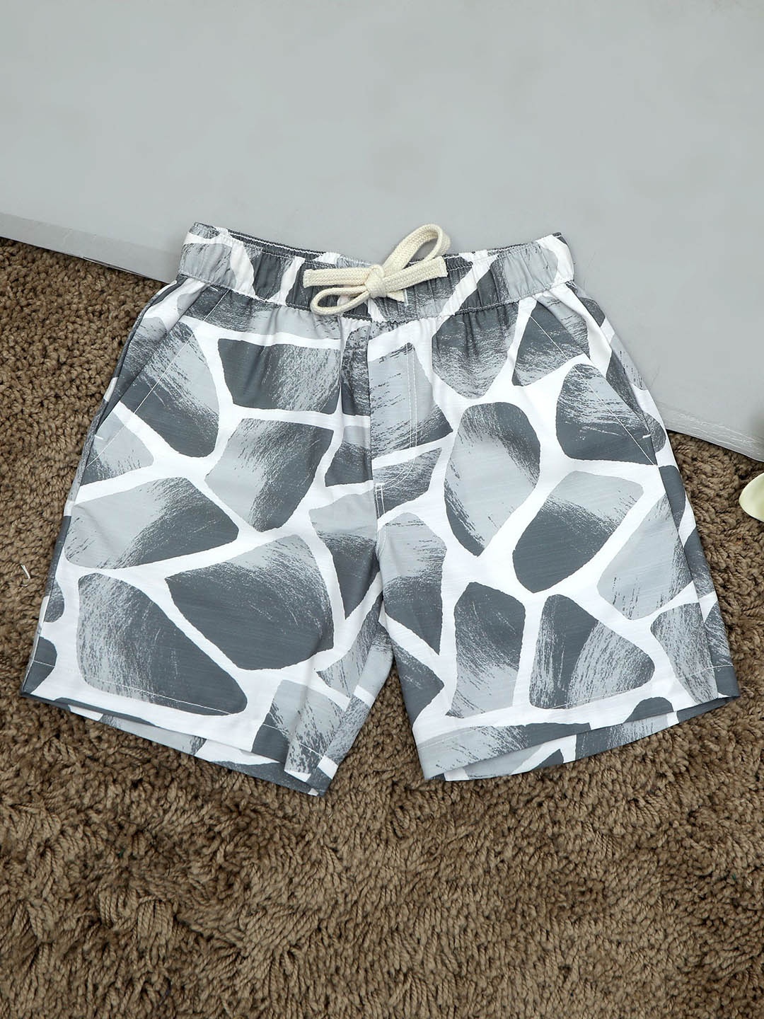

The Lion and The Fish Boys Relaxed Fit Zaraffah Printed Polyester Mid-Rise Shorts, Grey
