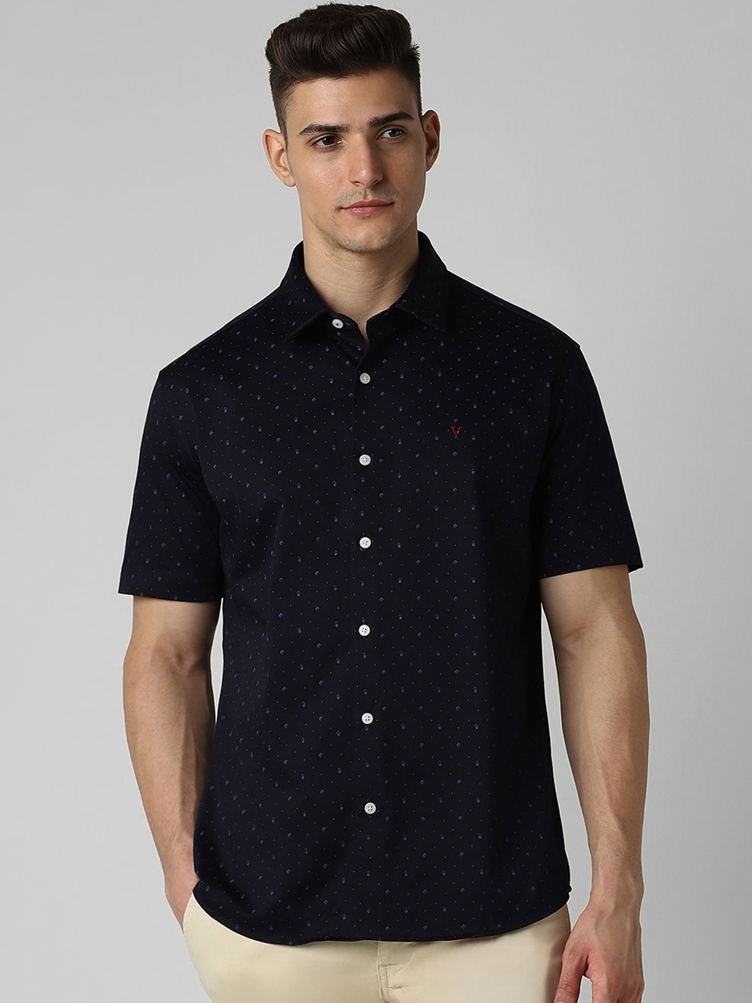

Van Heusen Sport Men Micro Ditsy Printed Casual Shirt, Navy blue