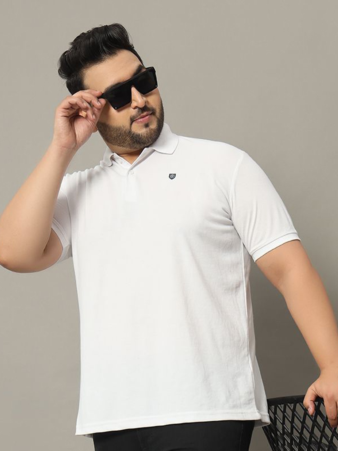 

OGEN Men Solid Polo Collar Plus Size T-shirt, White