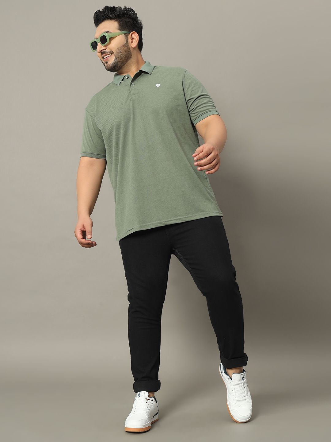 

OGEN Men Solid Polo Collar Plus Size T-shirt, Green