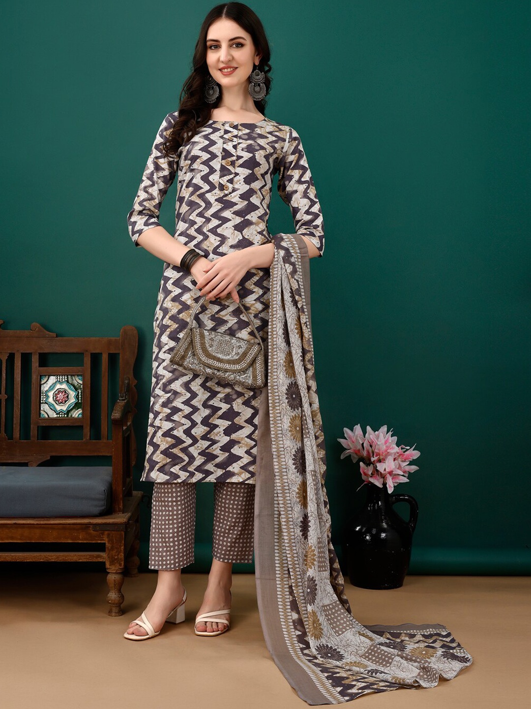 

KALINI Chevron Round Neck Regular Kurta ,Trousers & Dupatta, Grey