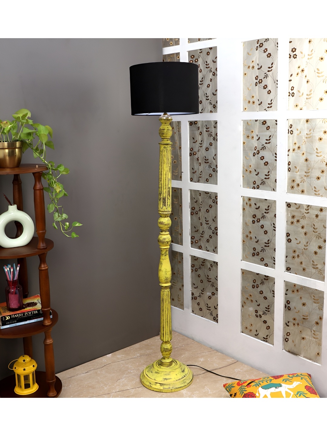 

TU CASA Black Wood Frustum Shaped Floor Lamps