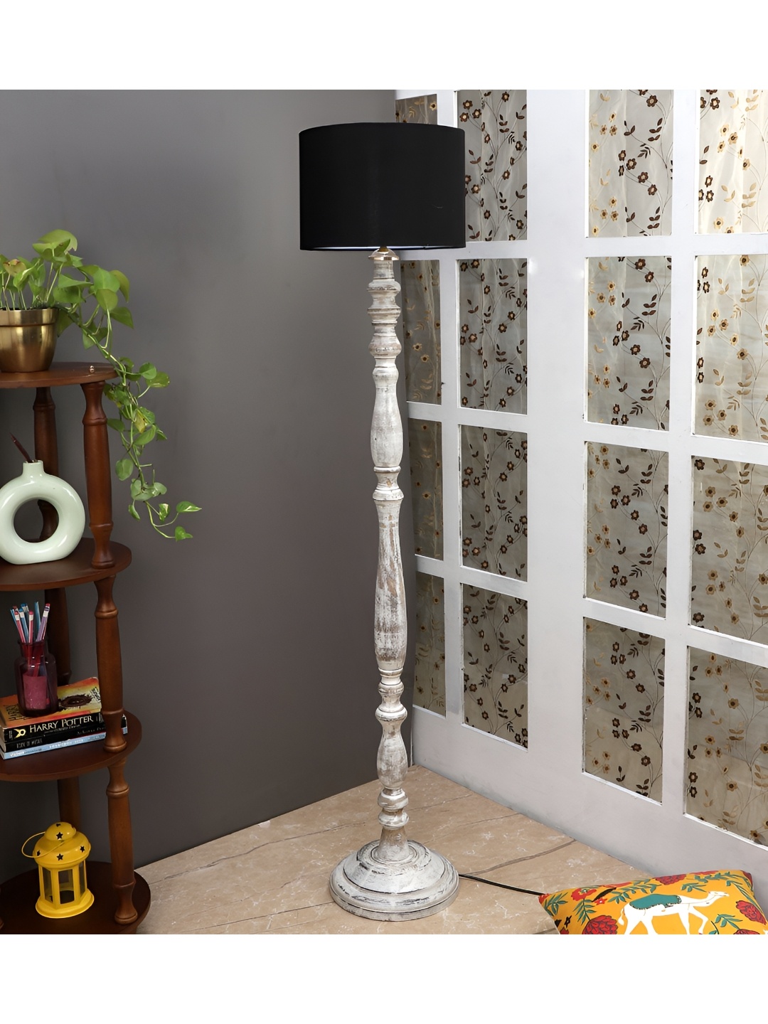 

TU CASA Black & White Mango Wooden Endeavour Light Cylindrical Shaped Floor Lamp