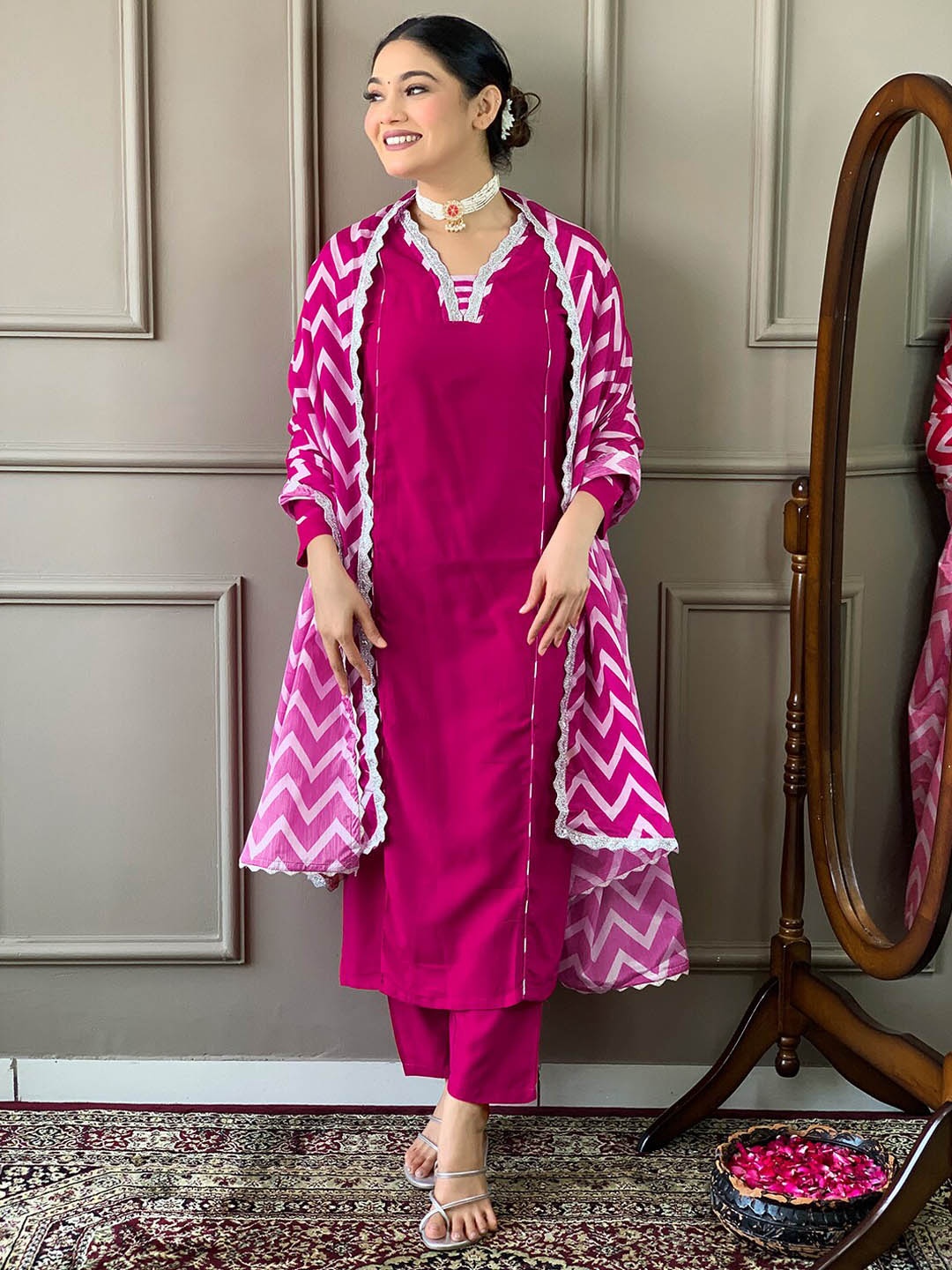 

THE52 Thread Work Regular Sequinned Kurta with Trousers & Dupatta, Pink