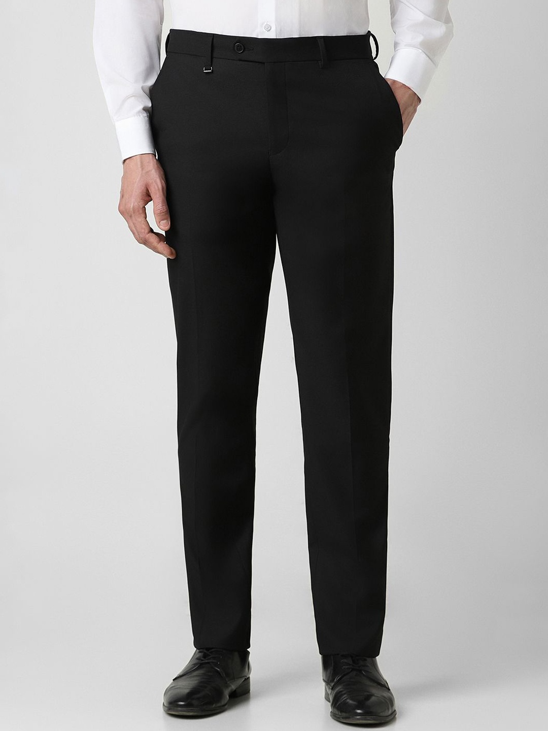 

Van Heusen Men Slim Fit Trousers, Black