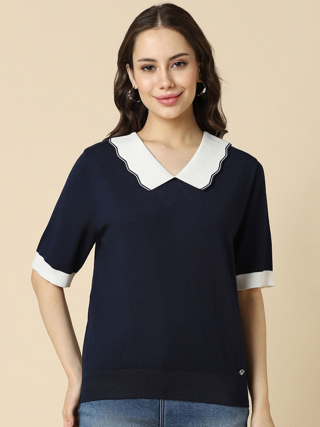 

Allen Solly Woman Solid V-Neck Top, Navy blue