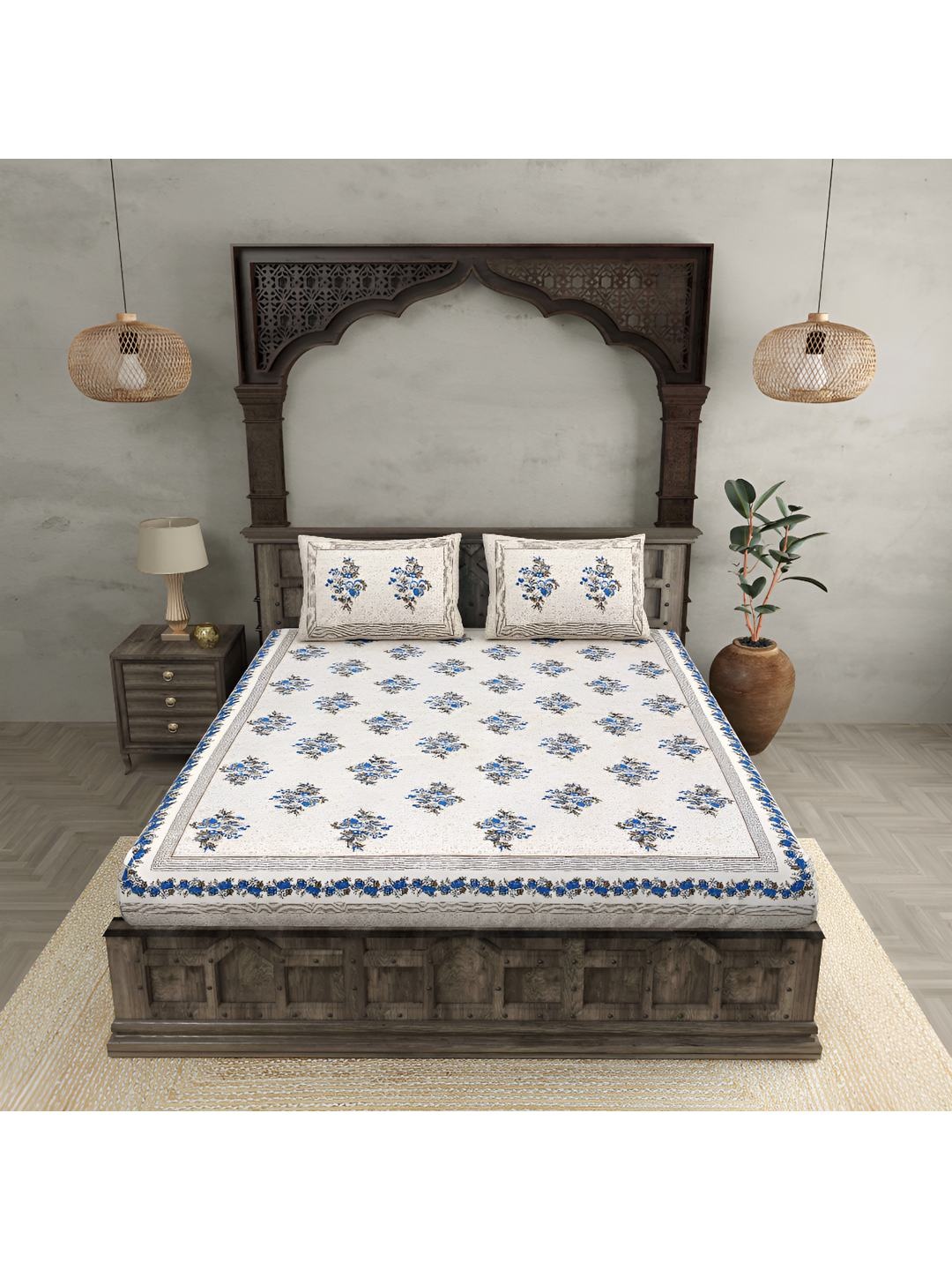 

BED-SHEET.COM Blue & White Floral 250 TC Cotton King Bedsheet with 2 Pillow Covers