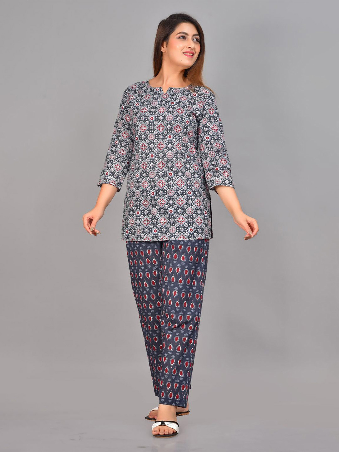 

FCV Floral Printed Pure Cotton Top With Pyjama, Grey