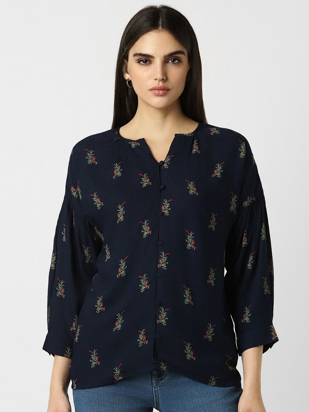 

Van Heusen Woman Conversational Printed Round Neck Top, Navy blue