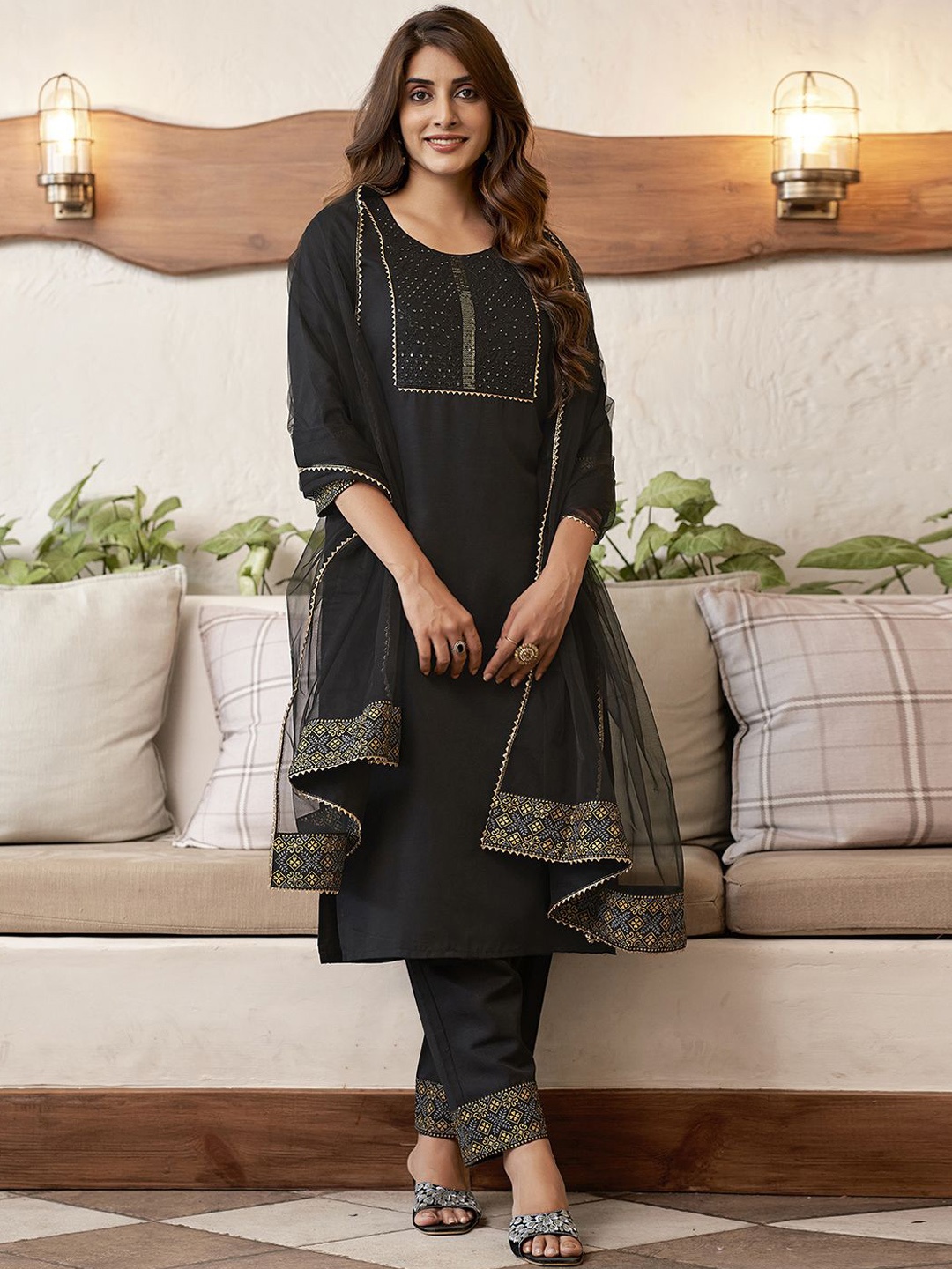 

SKYLEE Yoke Design Regular Kurta with Trousers & With Dupatta, Black