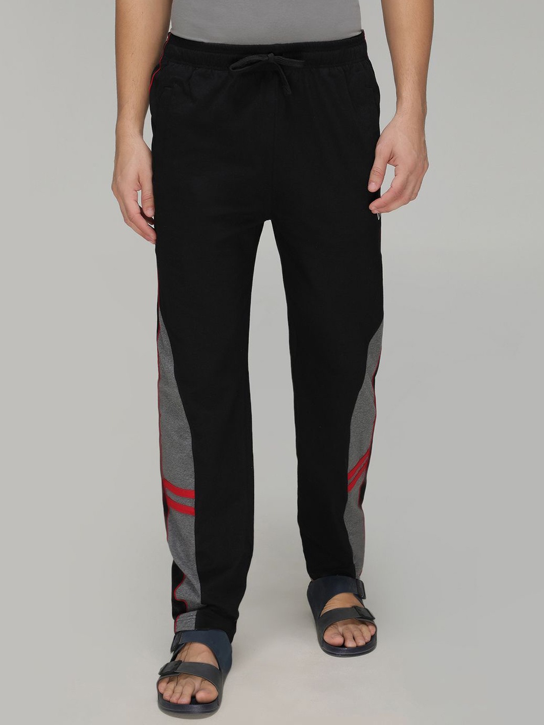 

SPORTO Men Colour-Blocked Track Pants, Black