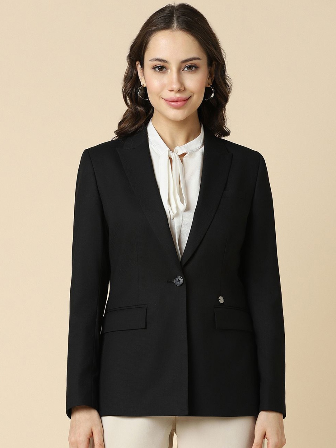 

Allen Solly Woman Notched Lapel Long Sleeves Single-Breasted Blazer, Black
