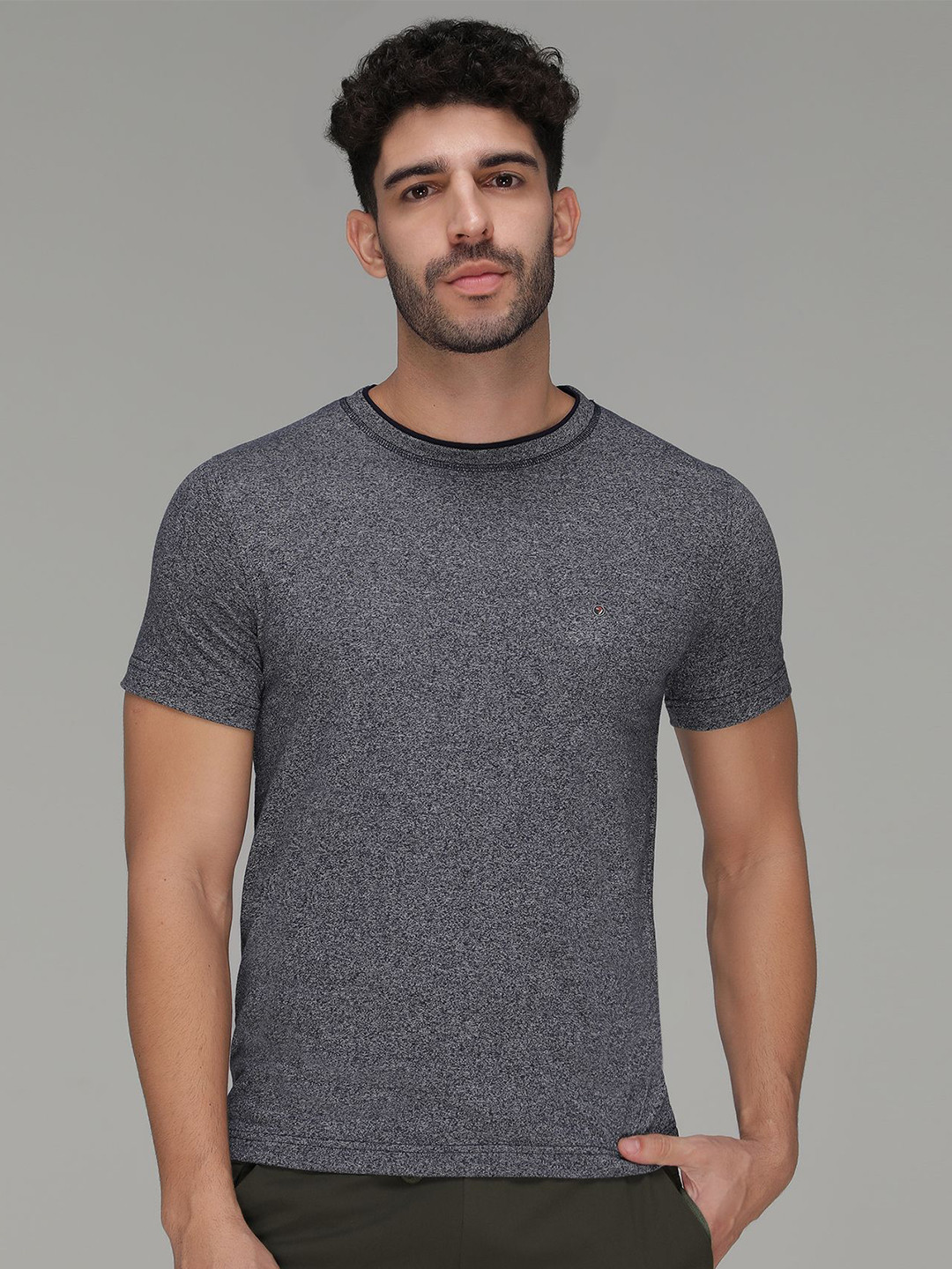 

SPORTO Men Everfresh Solid Round Neck T-shirt, Grey melange