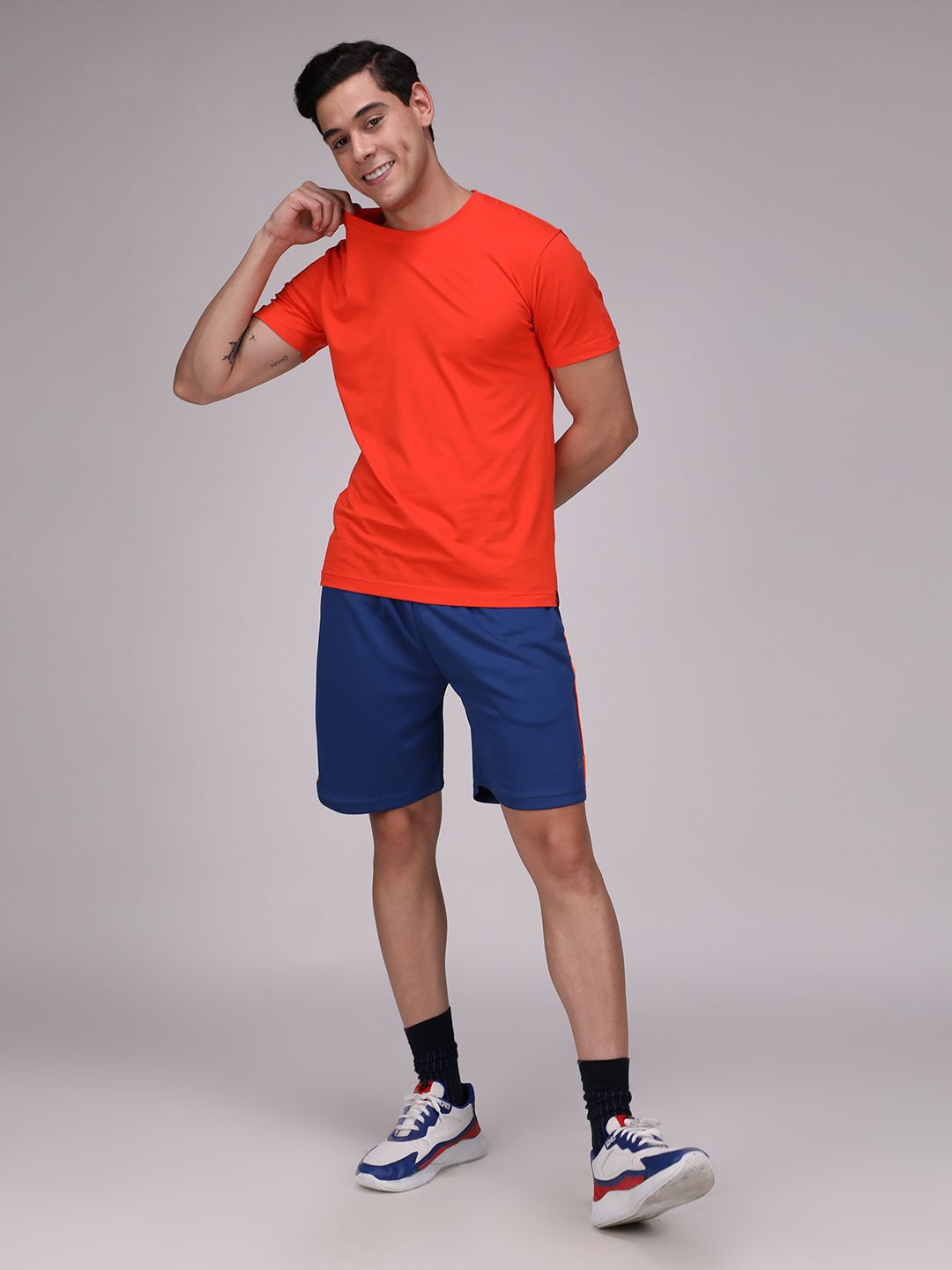 

SPORTO Men Everfresh Solid Round Neck T-shirt, Orange