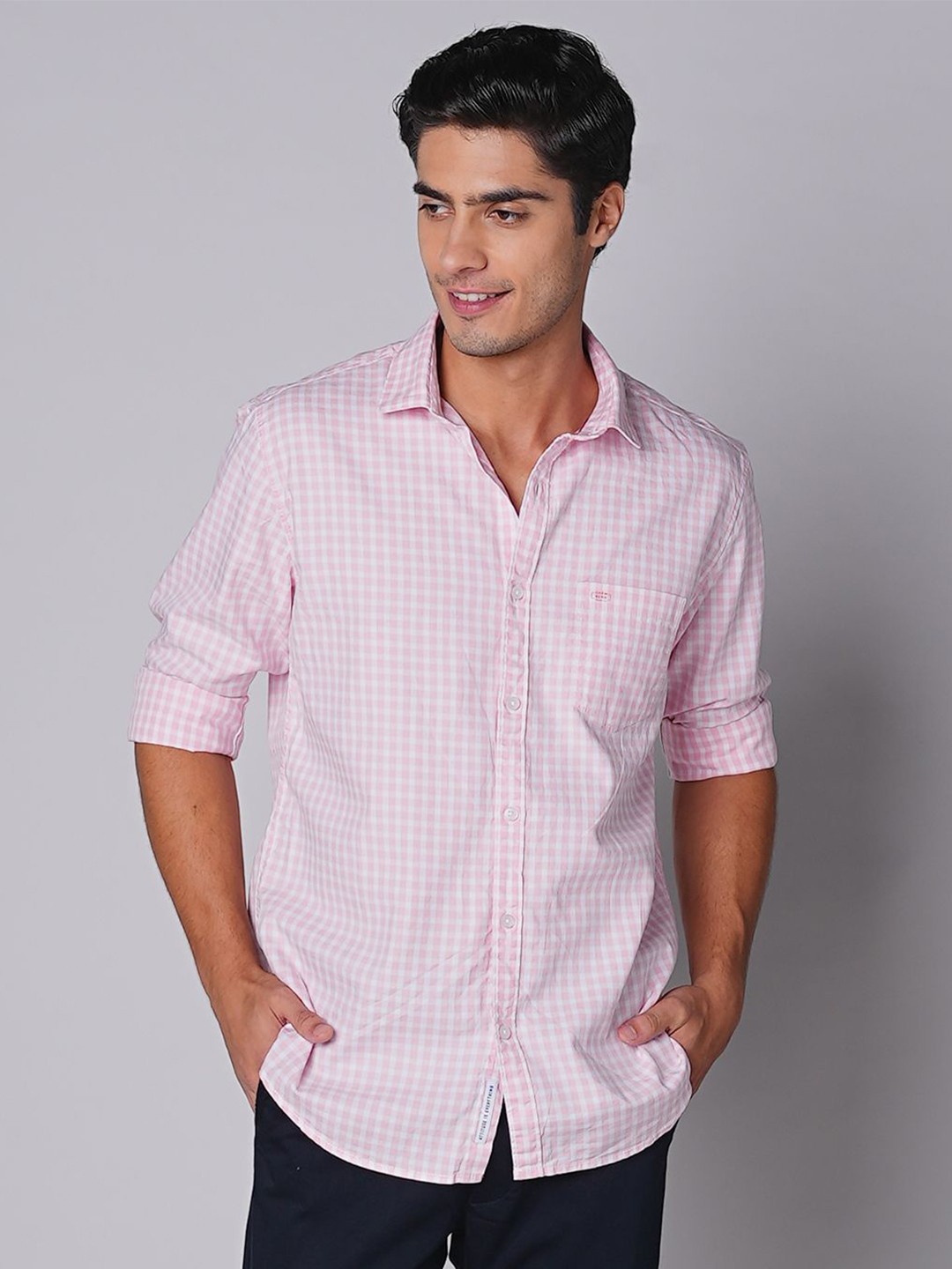 

Oxemberg Men Spread Collar Slim Fit Checked Casual Shirt, Pink
