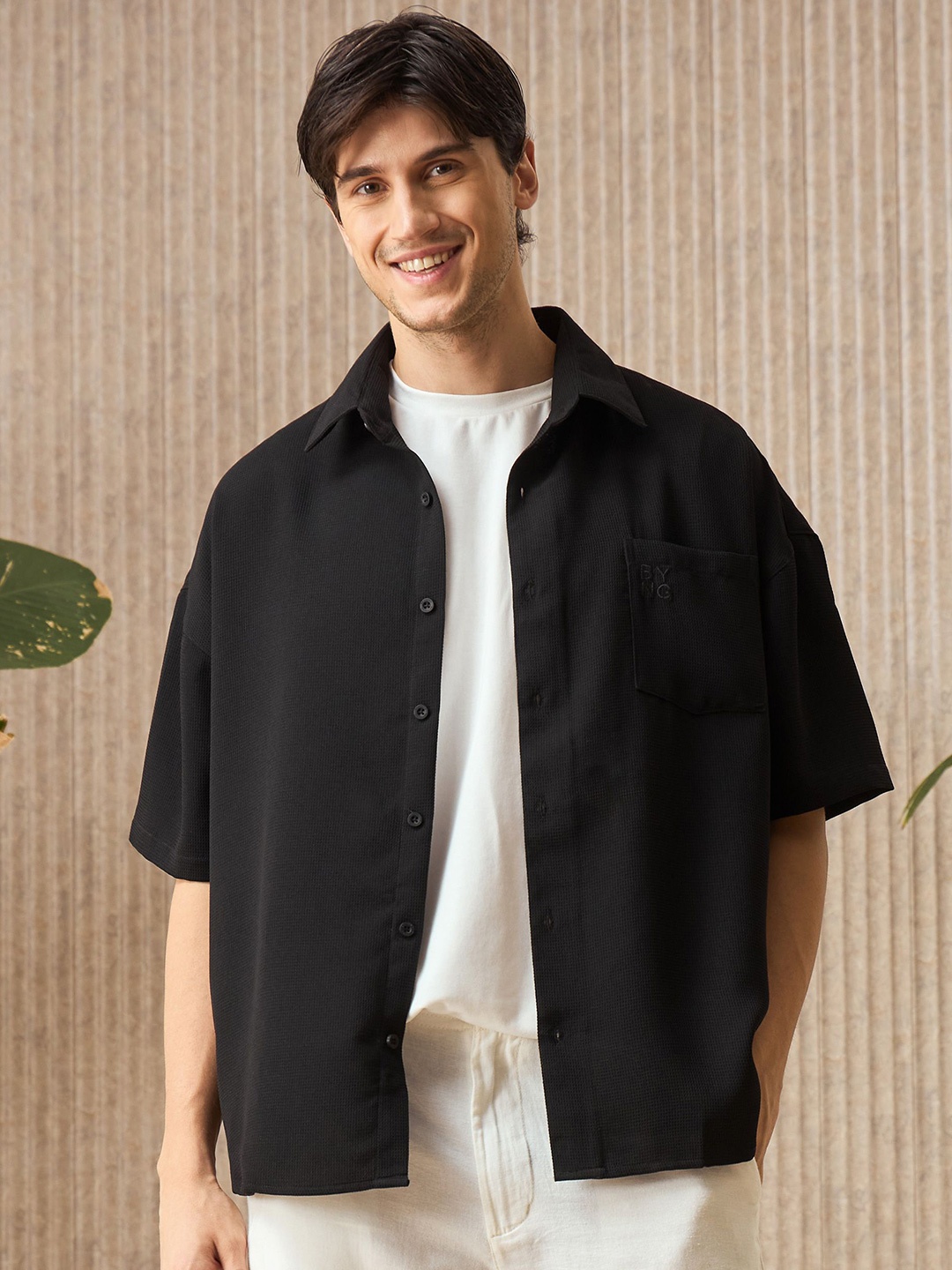 

Beyoung Men Spread Collar Solid Oversized Casual Shirt, Black