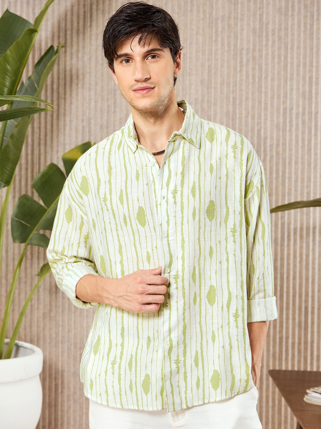 

Beyoung Men Spread Collar Striped Casual Shirt, Green