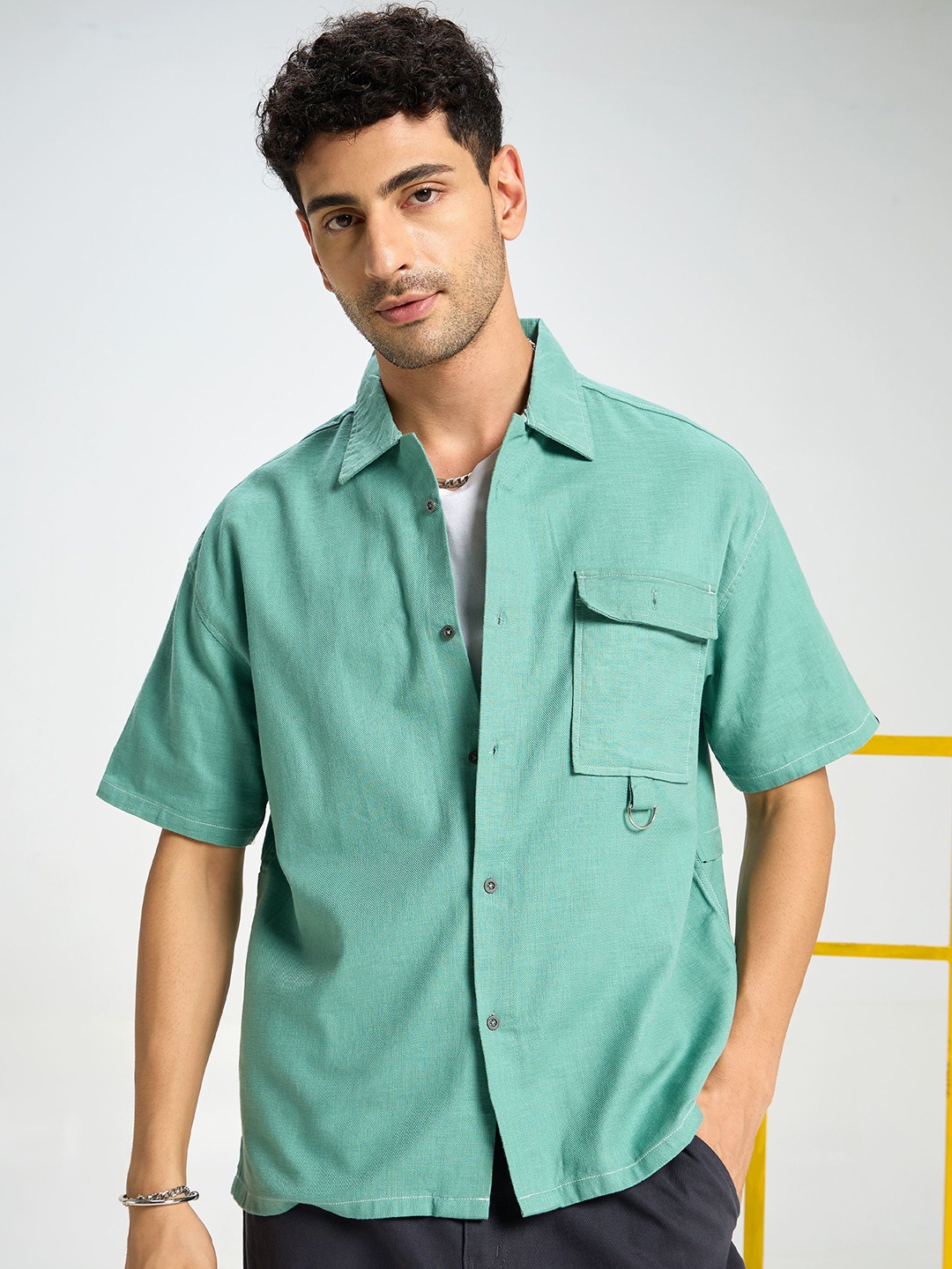 

Beyoung Men Spread Collar Casual Shirt, Green