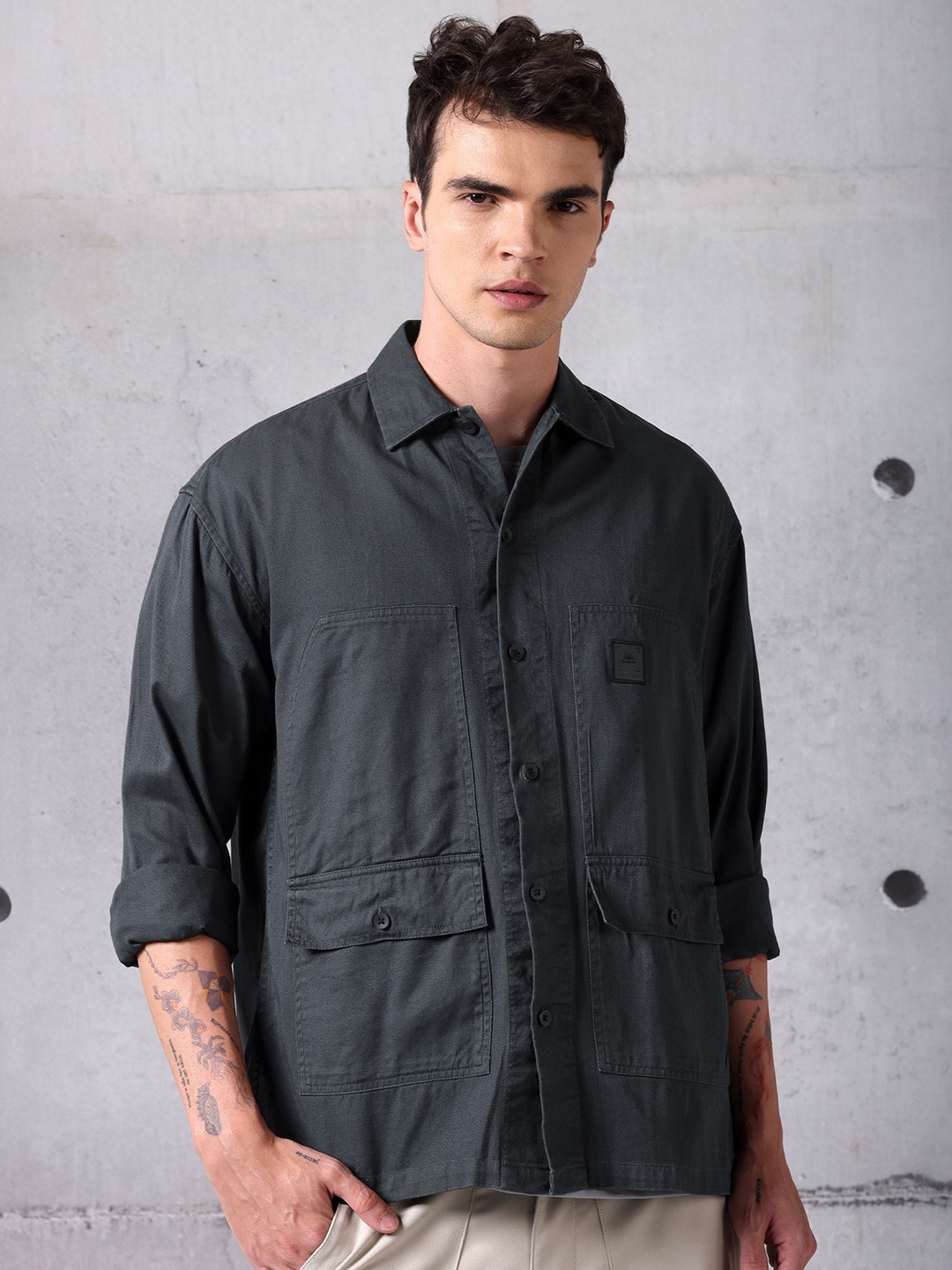 

Beyoung Men Spread Collar Casual Solid Shirt, Grey