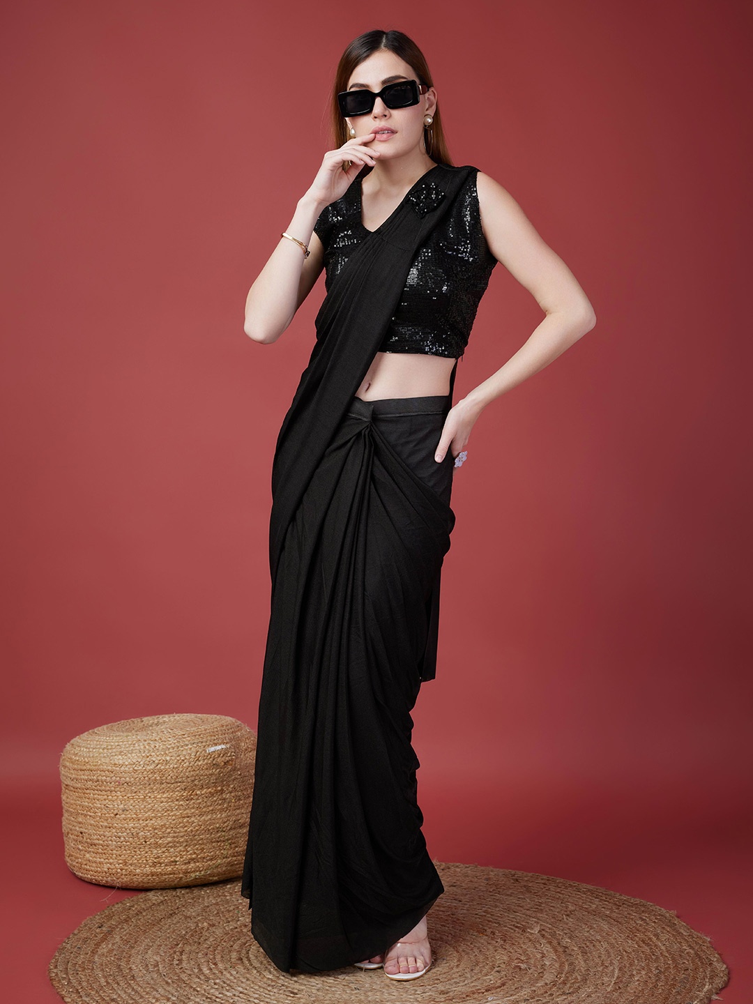 

AMOHA TRENDZ Sequinned Saree, Black