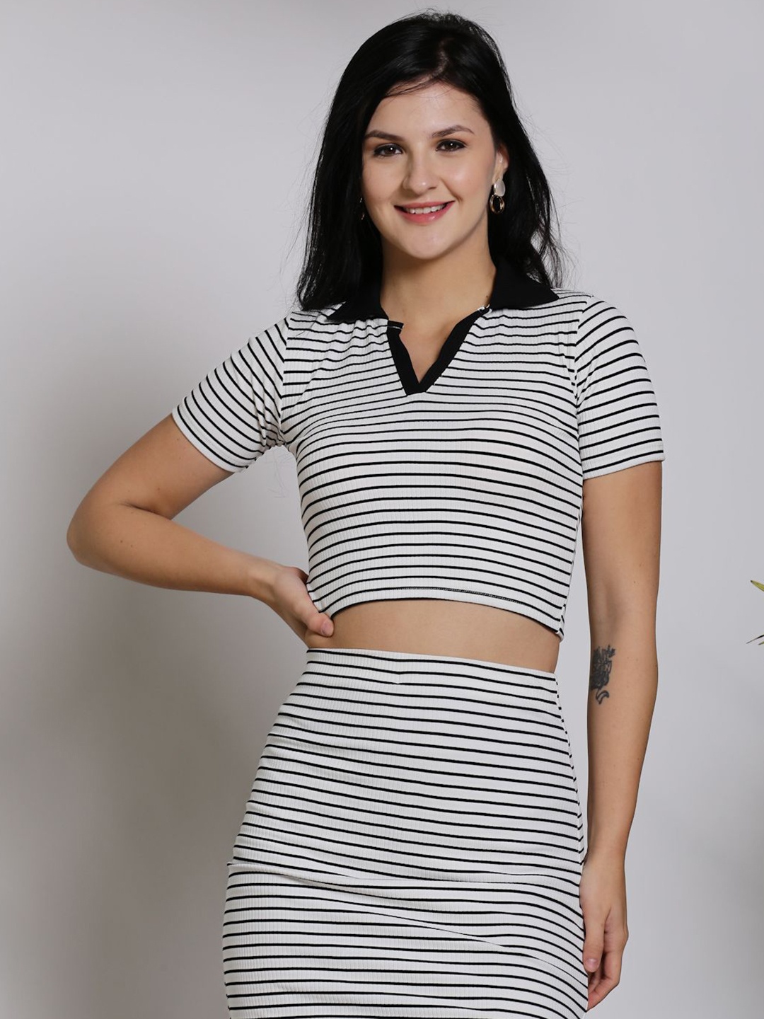 

Sera Basics Monochrome Striped Shirt Collar Crop Top, Black