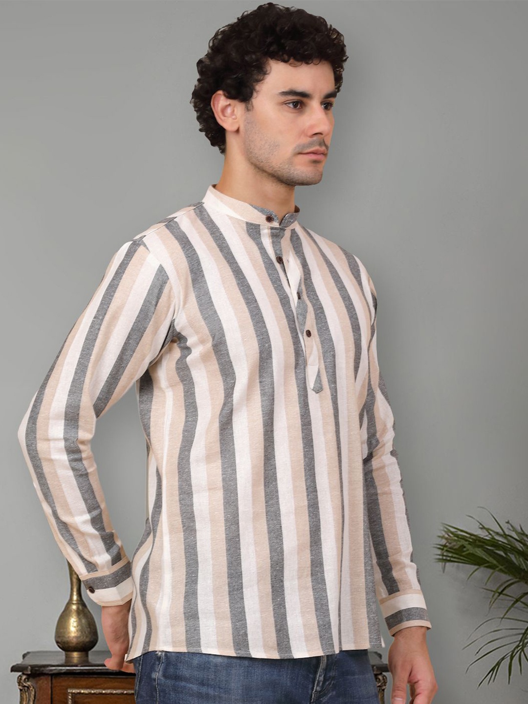 

Jompers Mandarin Collar Long Sleeves Striped Cotton Short Kurta, Grey