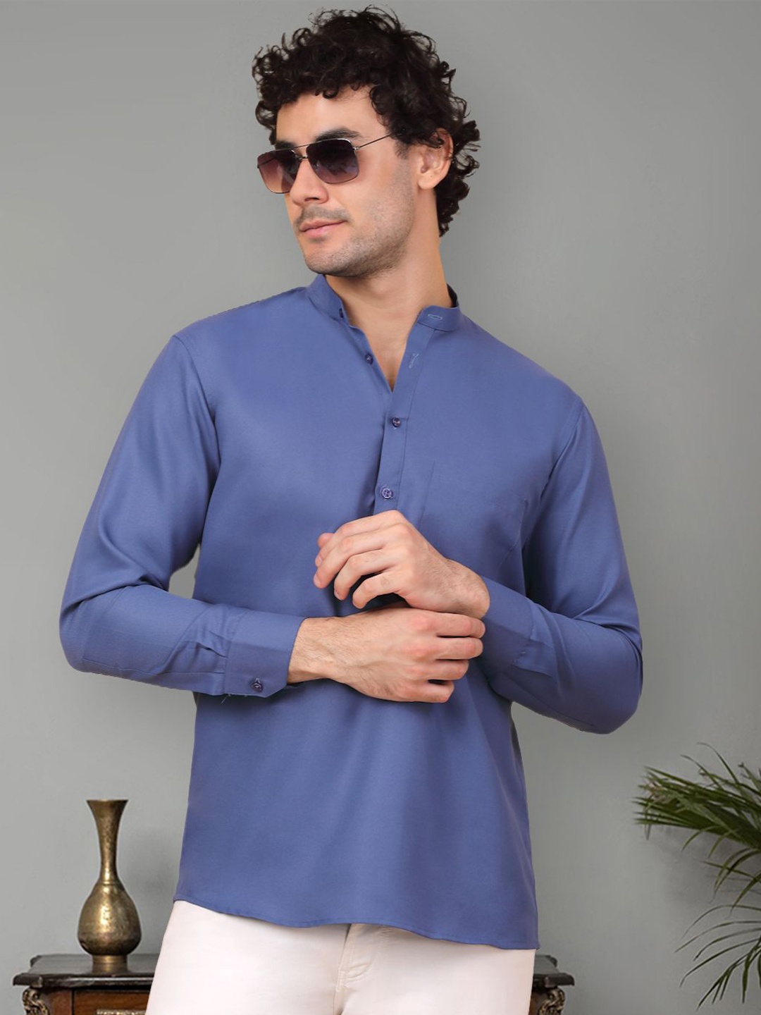 

Jompers Men Geometric Dyed Thread Work Kurta, Blue