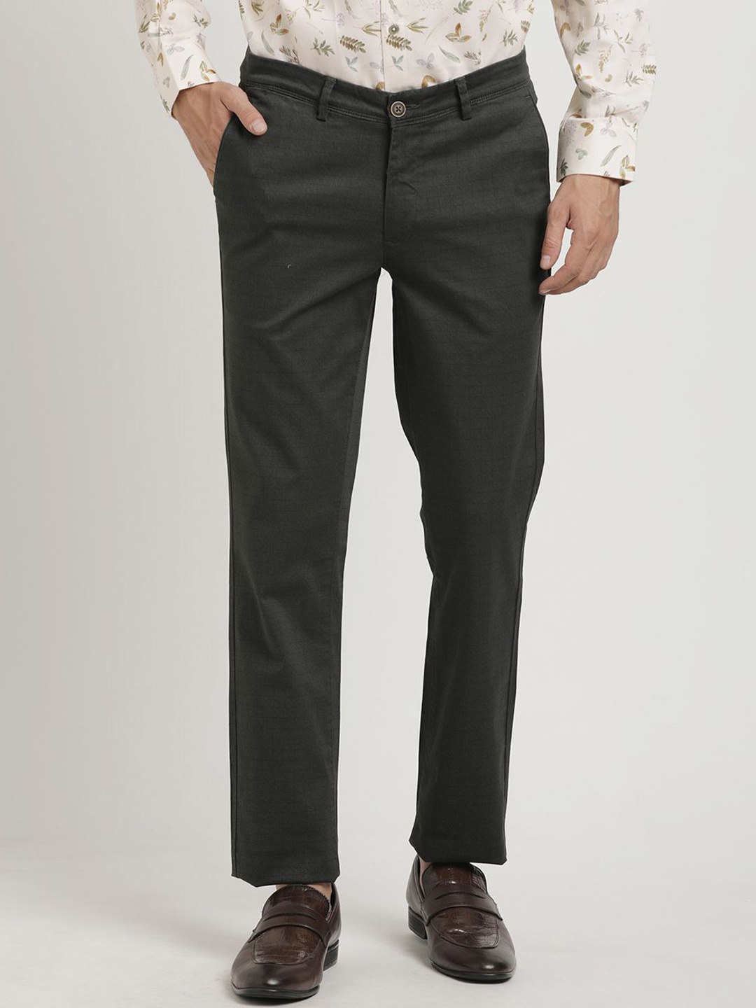 

Turtle Men Relaxed Slim Fit Trousers, Grey