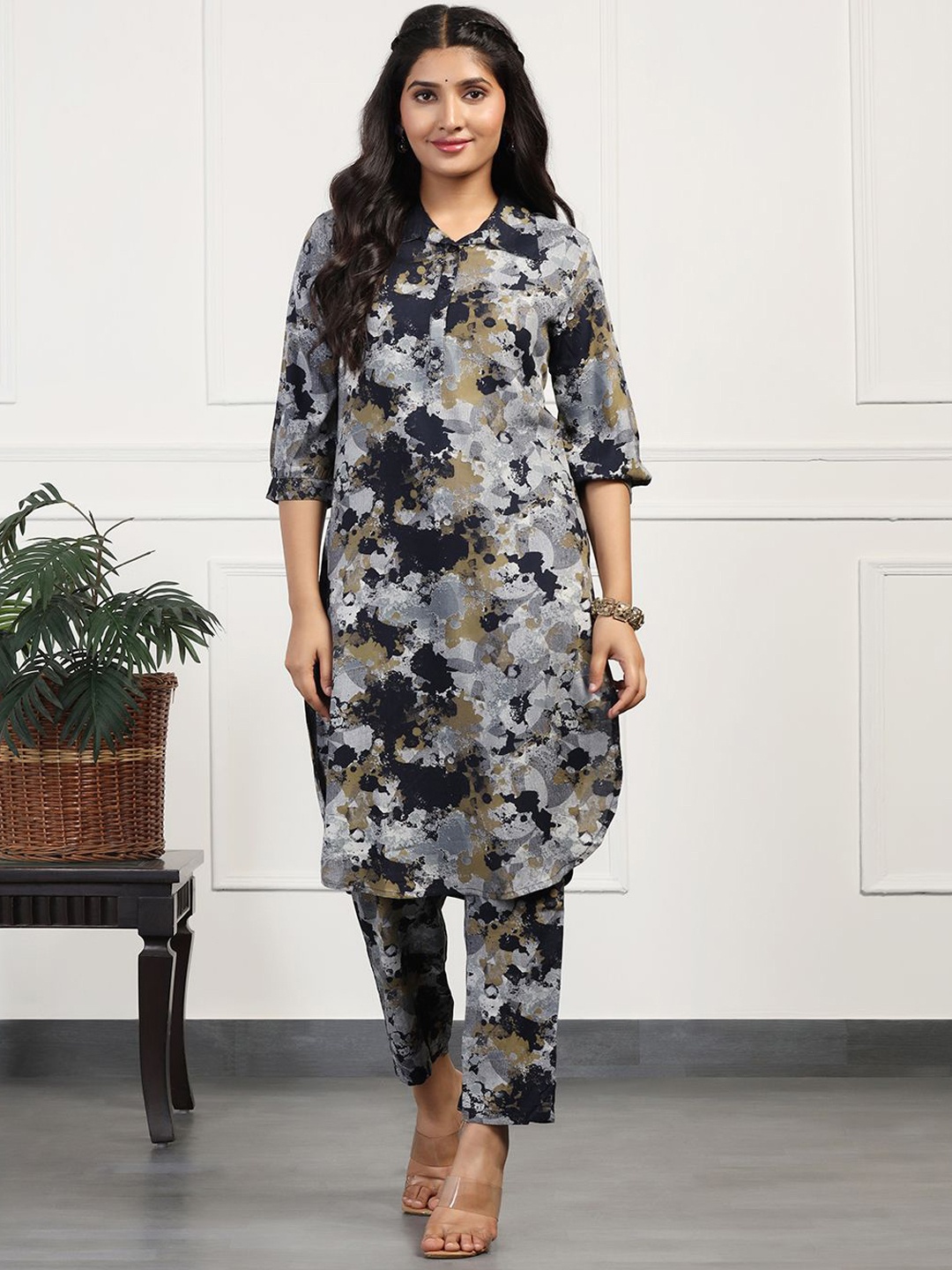 

FASHION DREAM Abstract Printed Shirt Collar Curved Kurta With Trousers, Blue