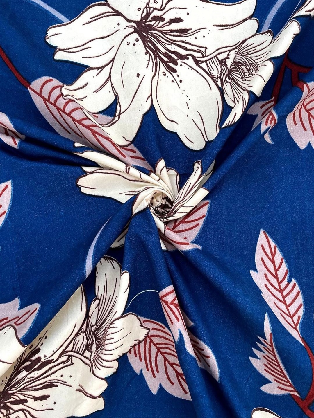 

Lunar Days Blue Floral 250 TC Queen Bedsheet with 2 Pillow Covers