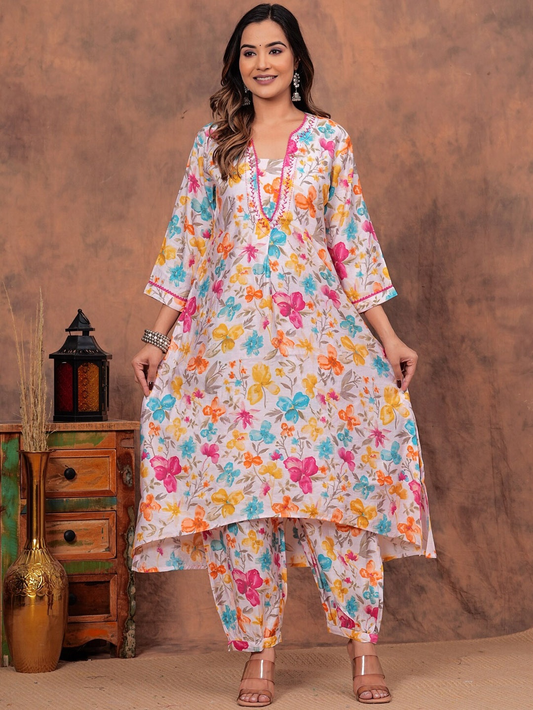 

KALINI Floral Printed Beads And Stones Straight Kurta With Trousers, Pink