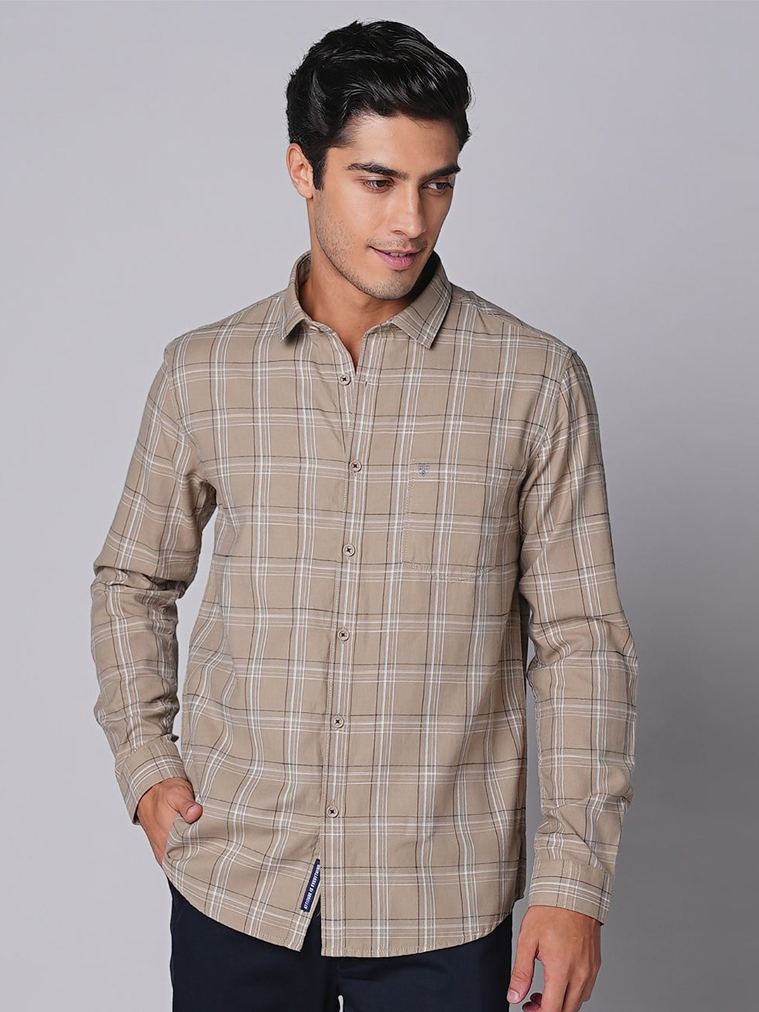 

Oxemberg Men Spread Collar Slim Fit Checked Casual Shirt, Brown