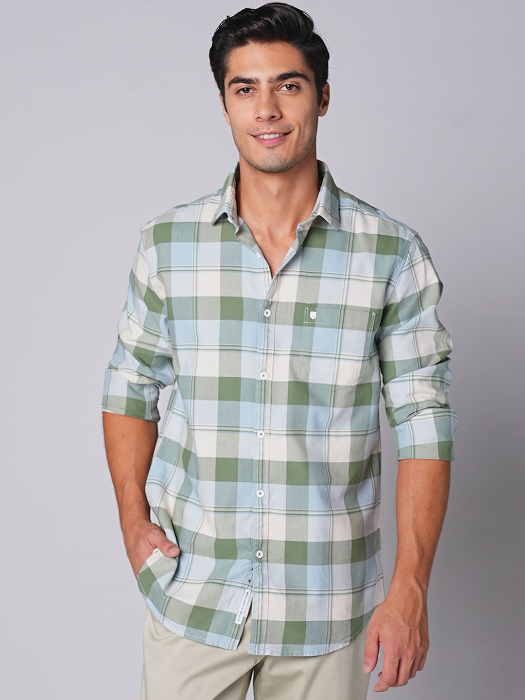 

Oxemberg Men Spread Collar Slim Fit Checked Casual Shirt, Green