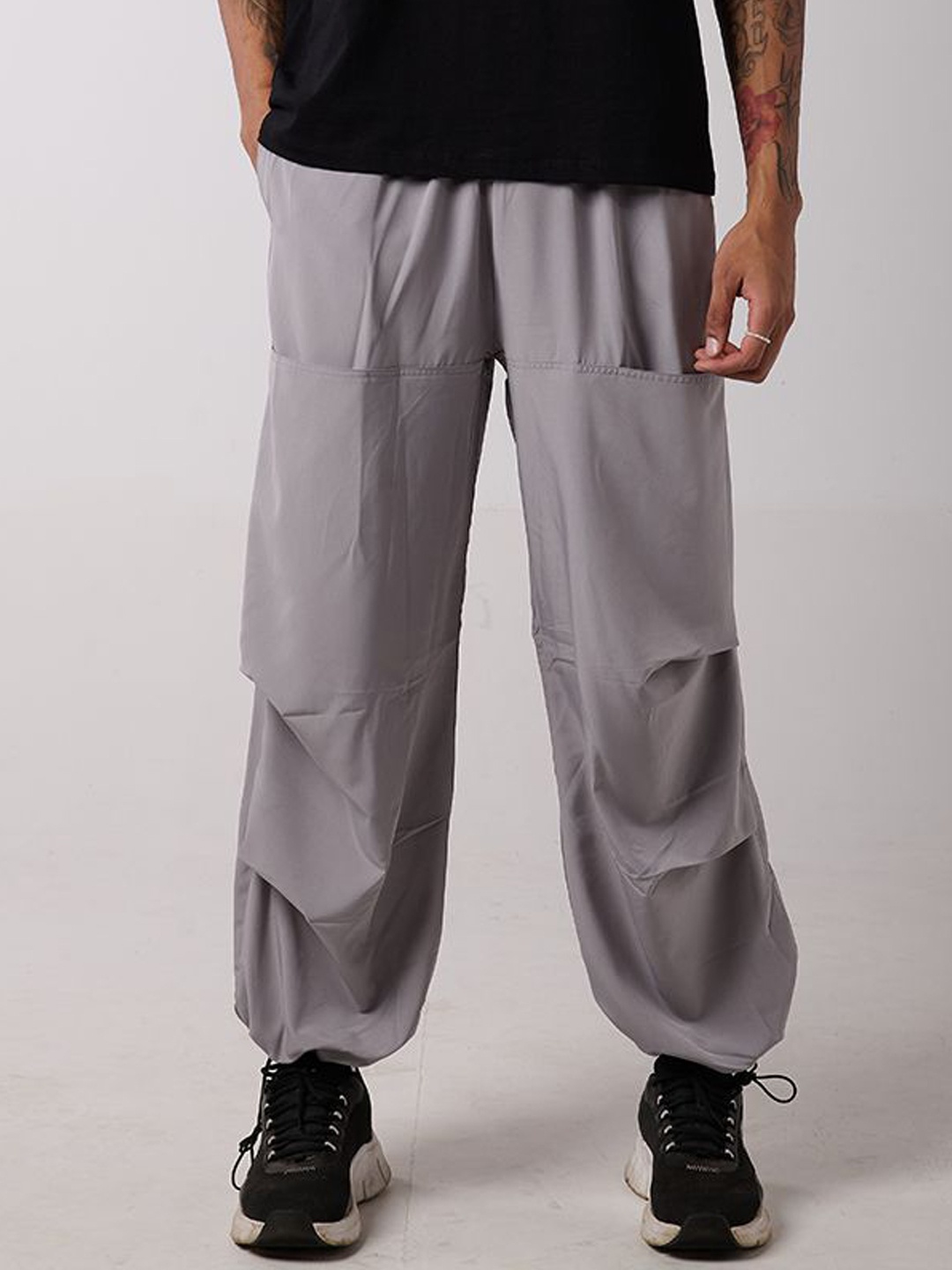 

IZF Men Loose Fit Air Parachute Pants, Grey