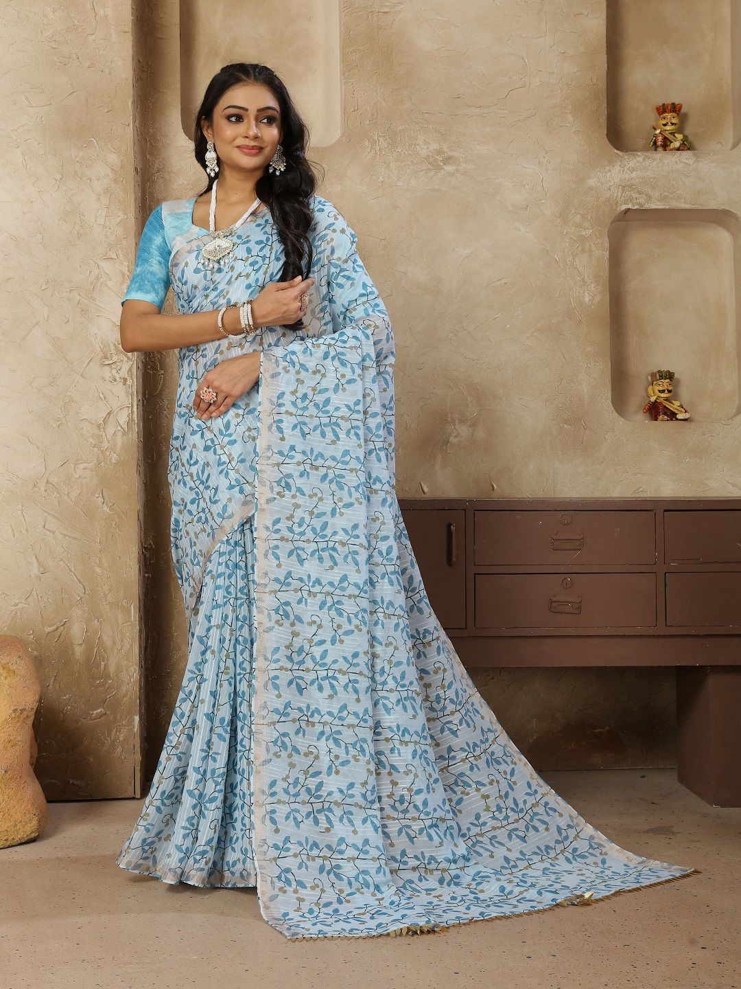 

Stylum Floral Pure Linen Saree, Turquoise blue